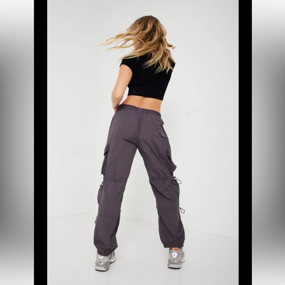 Garage Grey Nylon Parachute Lightweight Baggy Cargo Pants.‎ Large. - Picture 2 of 7